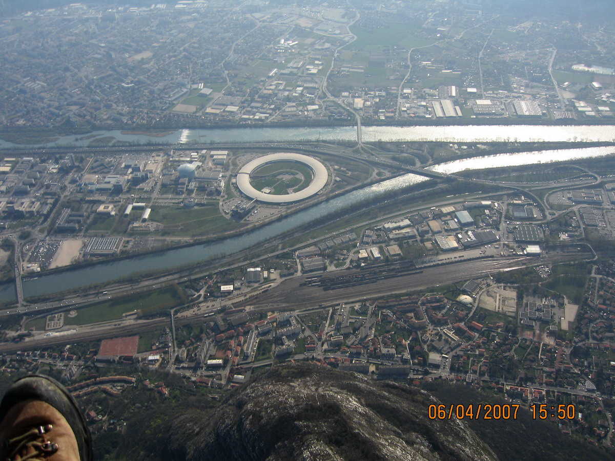 L_3726_Neron_synchrotron.jpg