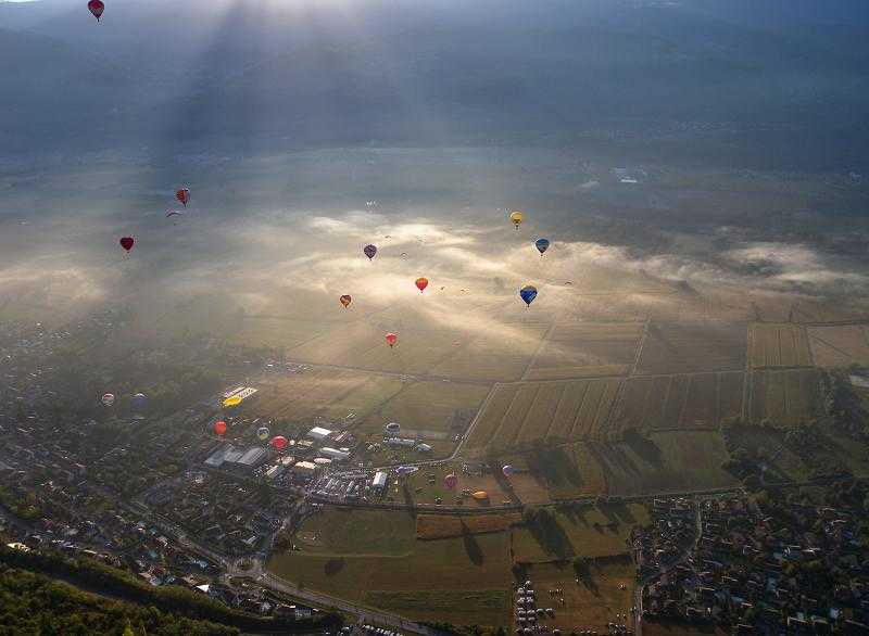 12 - Vol avec les Montgolfières