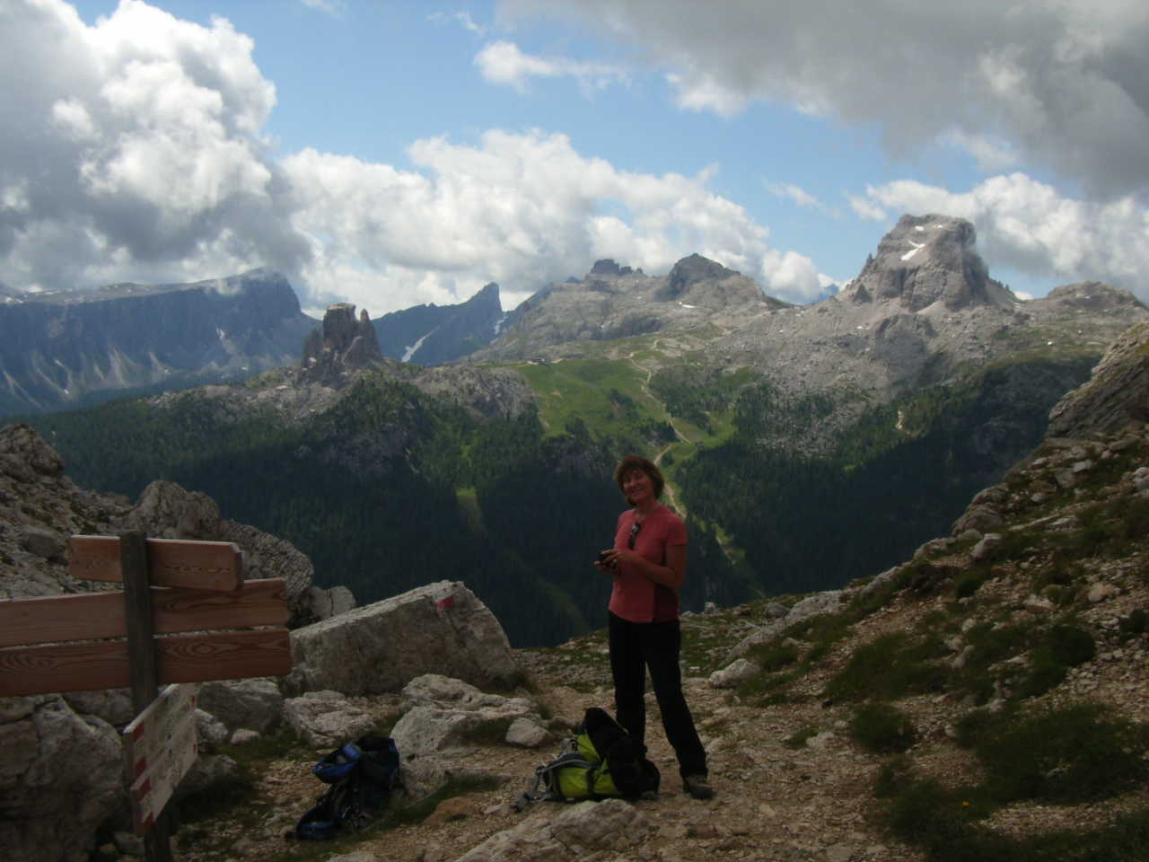 L'Averau, le Nuvolau, les 5 Torri (de d. à g.)