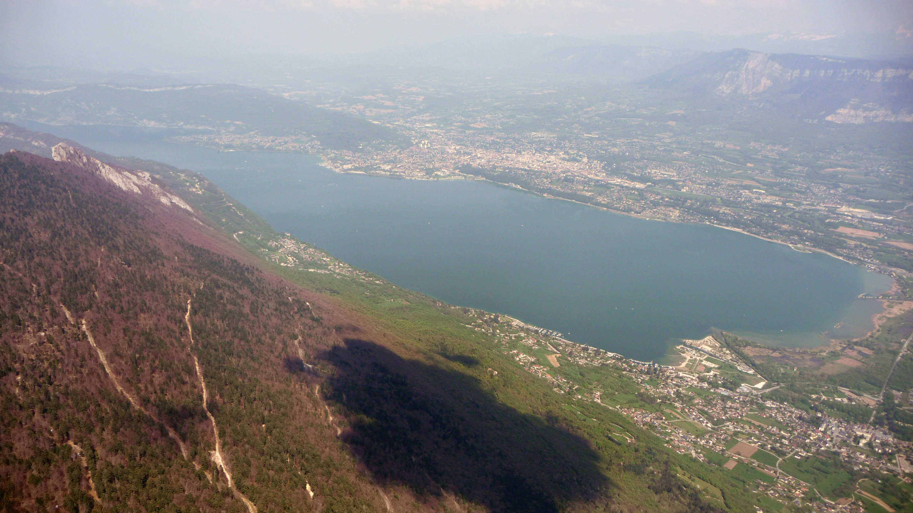 le lac du bouget vue de la dent du chat