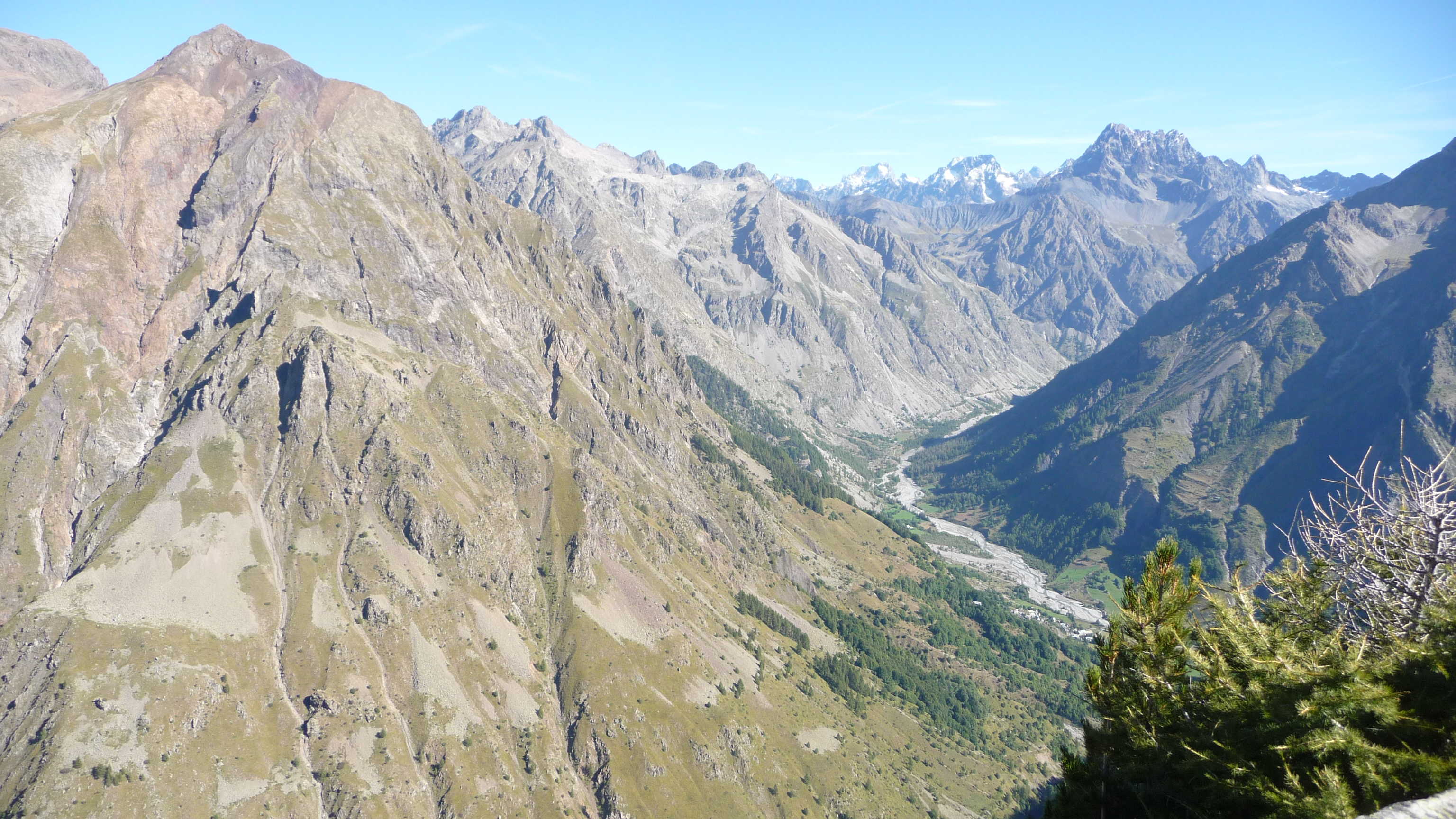 panorama a la pousterle : le sud des Ecrins