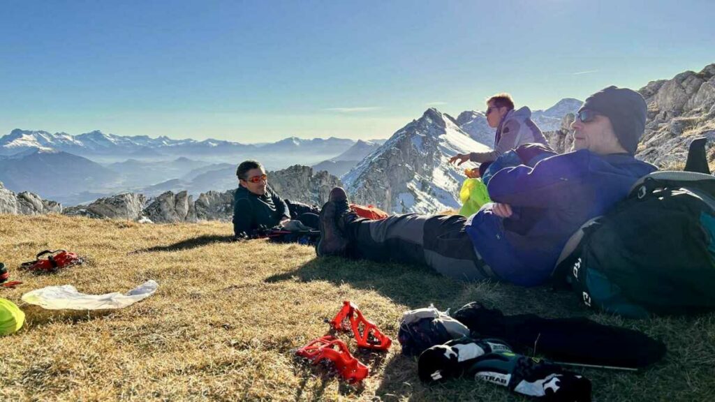 Papotage et pique-nique au soleil
