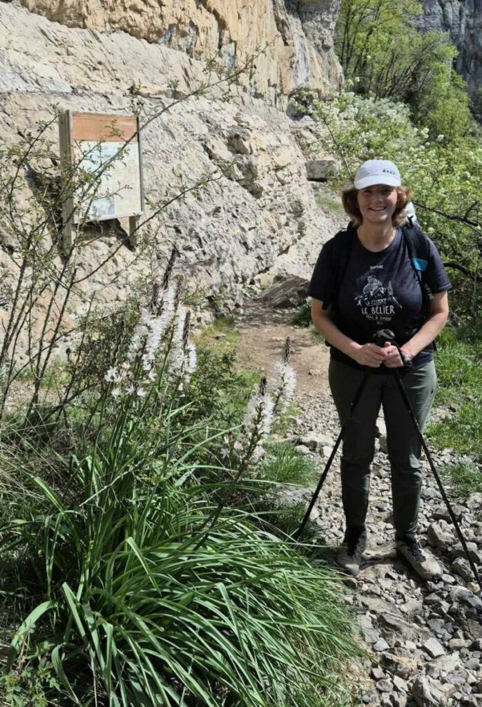 Valérie parmis les asphodèles